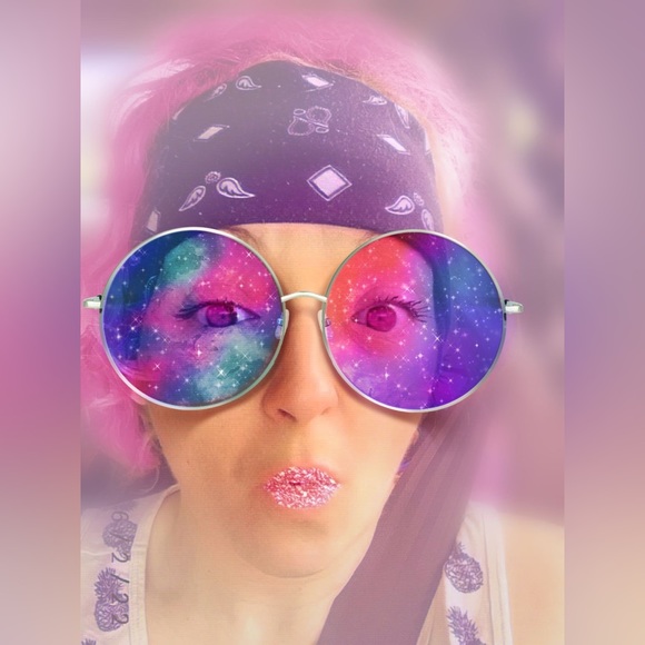 Meet your Posher, Megan - Picture 10 of 15